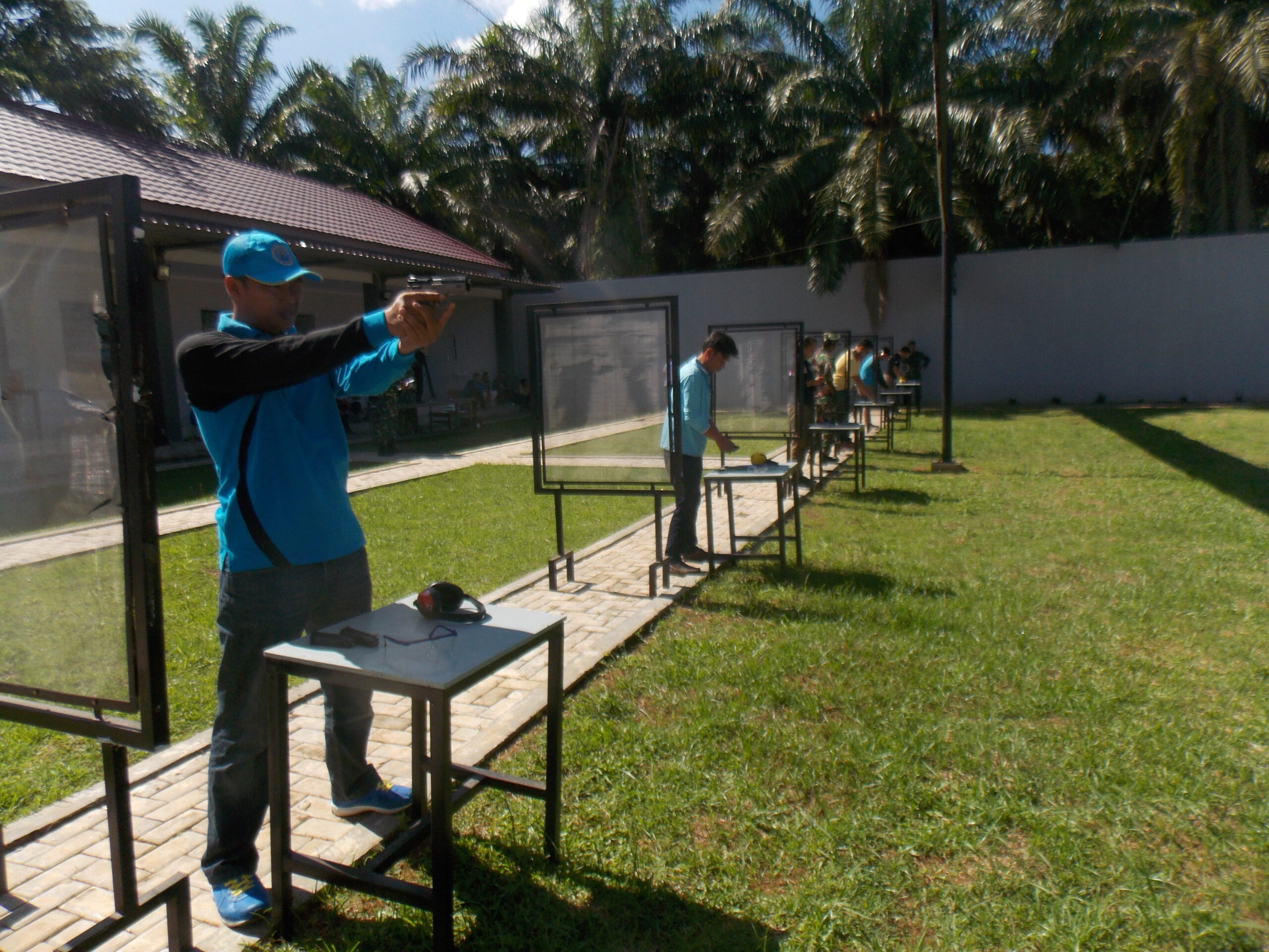 Kegiatan Latihan Menembak di Lapangan Tembak Lanal Bengkulu Kegiatan Latihan Menembak di Lapangan Tembak Lanal Bengkulu