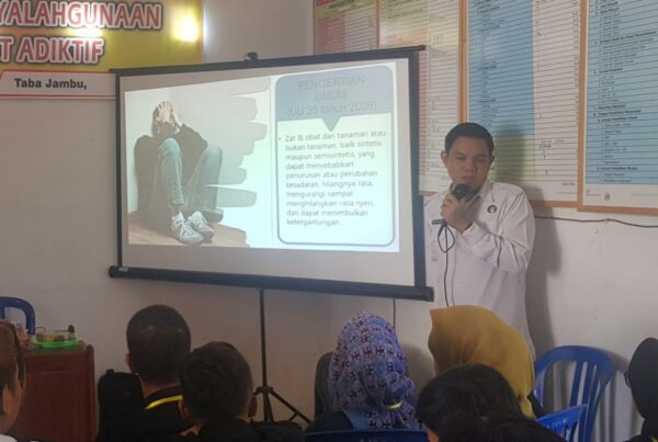 Penyuluhan narkotika dan zat adiktif di desa taba jambu Kabupaten Bengkulu Tengah