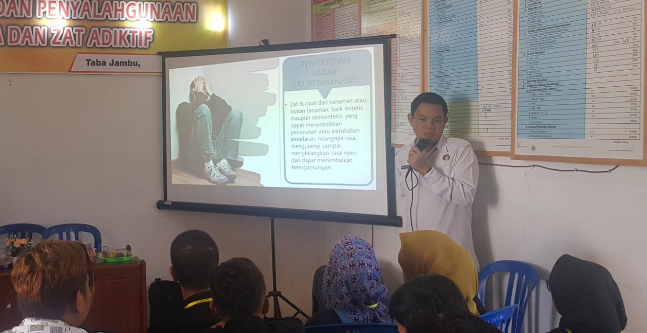 Penyuluhan narkotika dan zat adiktif di desa taba jambu Kabupaten Bengkulu Tengah Penyuluhan narkotika dan zat adiktif di desa taba jambu Kabupaten Bengkulu Tengah