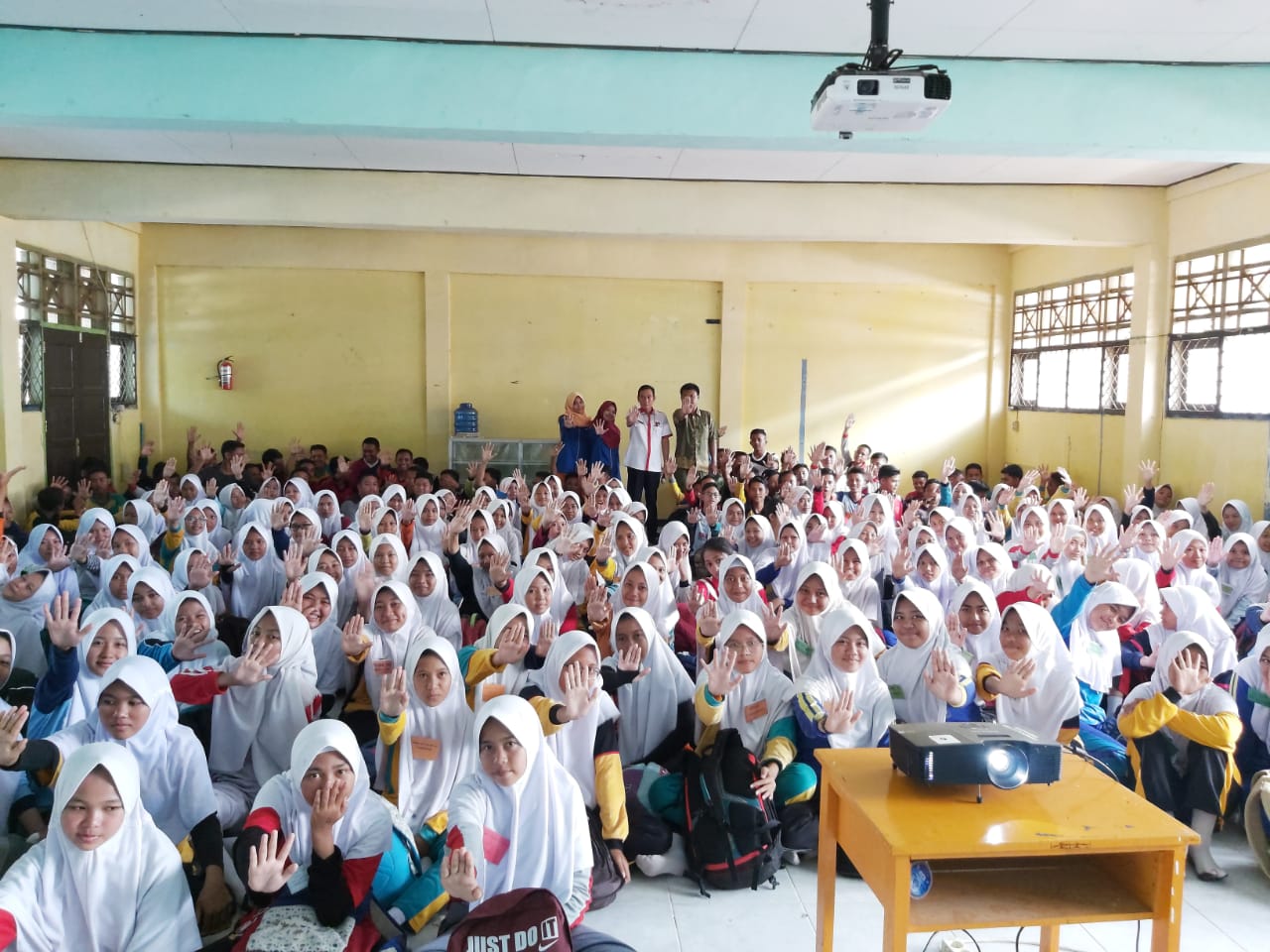 Penyuluhan Bahaya Narkoba Kepada Siswa-Siswi SMKN 1 Kota Bengkulu dalam rangka Masa Pengenalan Lingkungan  Sekolah (MPLS)