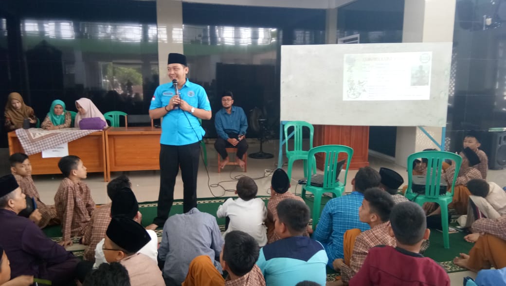 Penyuluhan Bahaya Narkoba Kepada Santri Pondok Pesantren Internasional IT RABBANI, Desa Dusun Baru I, Kab. Bengkulu Tengah dalam rangka Pekan Orientasi Santri (POS) Penyuluhan Bahaya Narkoba Kepada Santri Pondok Pesantren Internasional IT RABBANI, Desa Dusun Baru I, Kab. Bengkulu Tengah dalam rangka Pekan Orientasi Santri (POS)