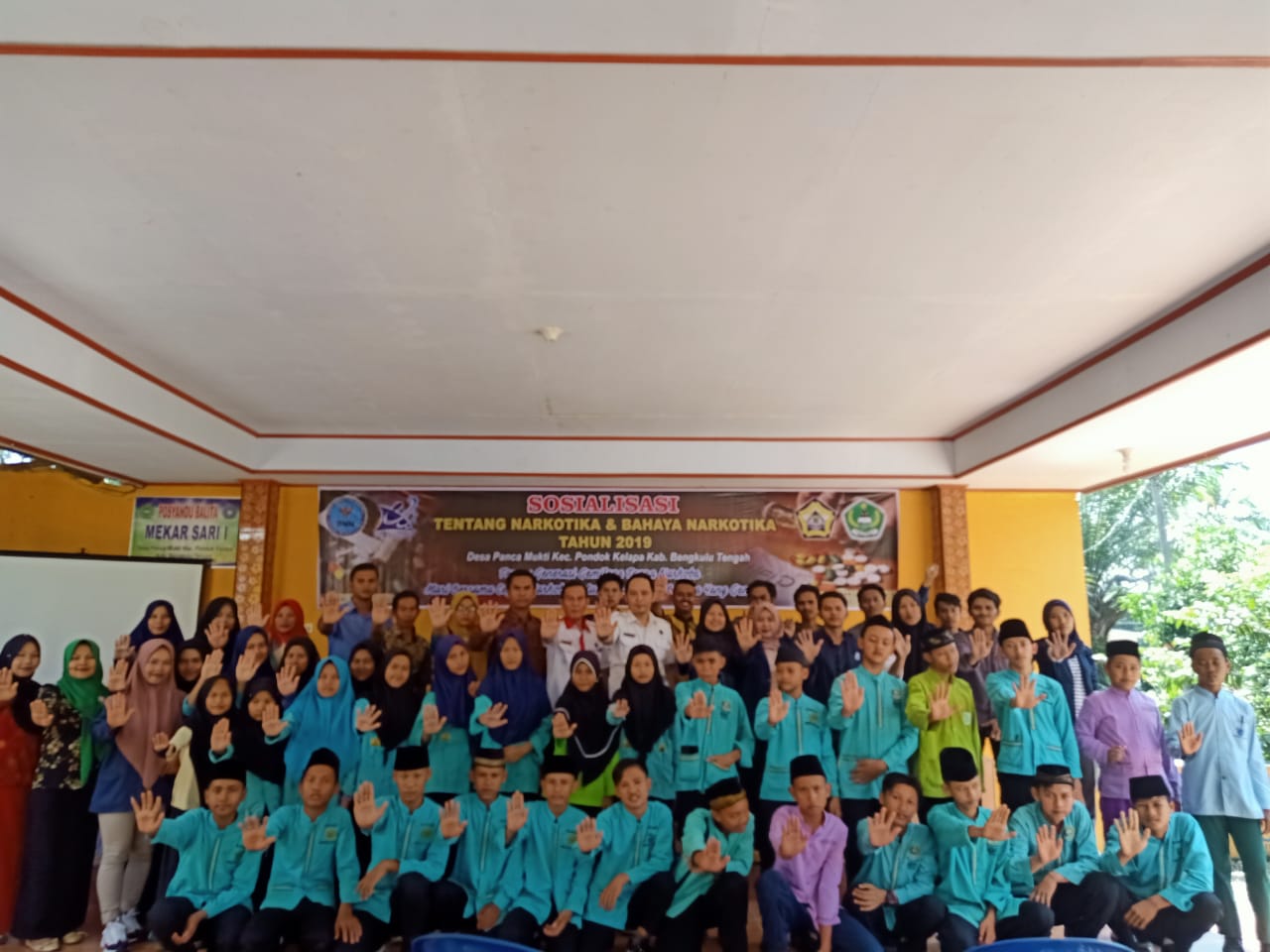 Penyuluhan Bahaya Narkoba Kepada Pelajar dan Masyarakat, Desa Panca Mukti, Kec. Pondok Kelapa , Kab. Bengkulu Tengah Penyuluhan Bahaya Narkoba Kepada Pelajar dan Masyarakat, Desa Panca Mukti, Kec. Pondok Kelapa , Kab. Bengkulu Tengah