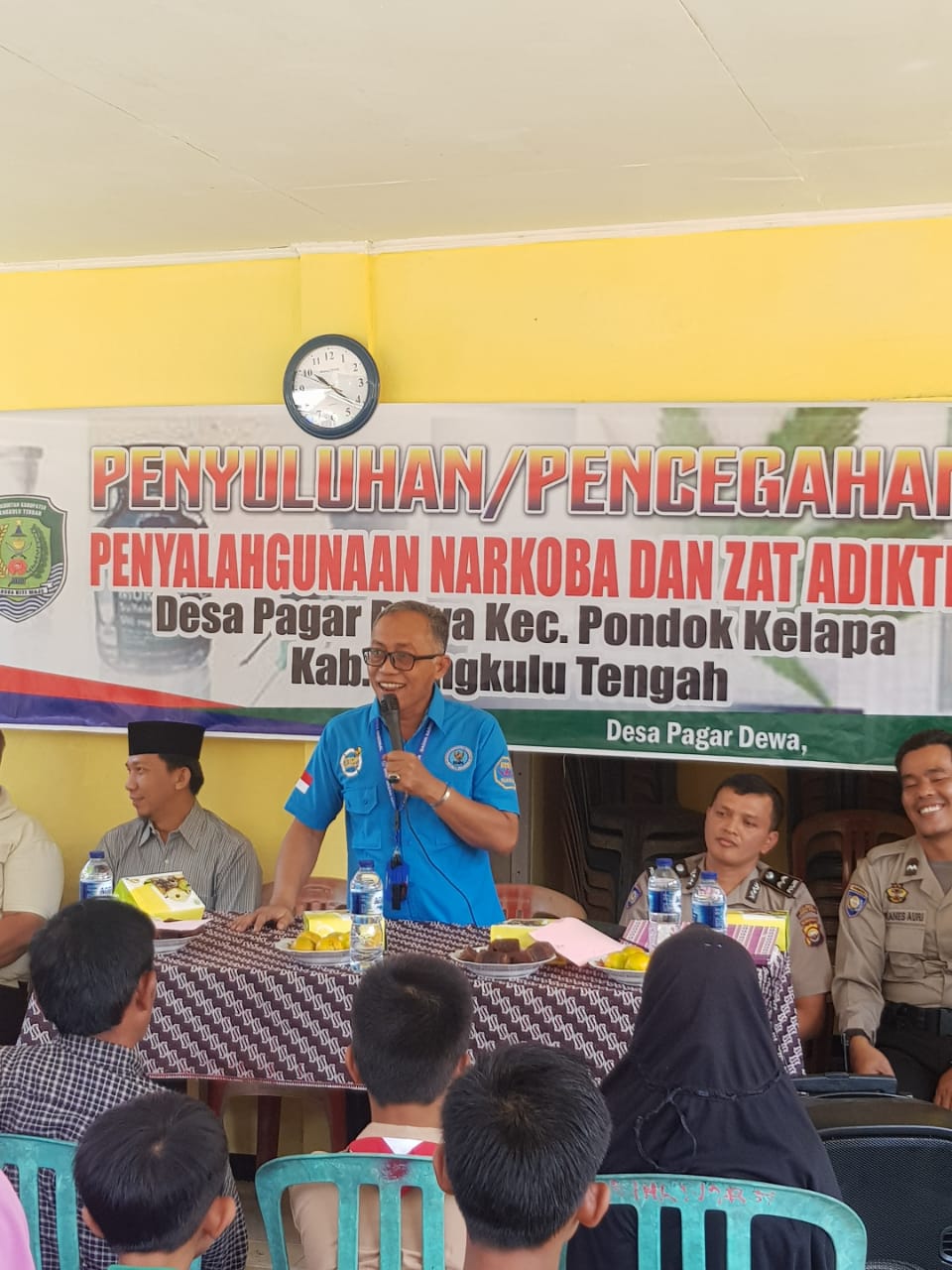 Penyuluhan Pencegahan Penyalahgunaan Narkoba dan Zat Adiktif di Desa Pagar Dewa Kabupaten Bengkulu Tengah Penyuluhan Pencegahan Penyalahgunaan Narkoba dan Zat Adiktif di Desa Pagar Dewa Kabupaten Bengkulu Tengah
