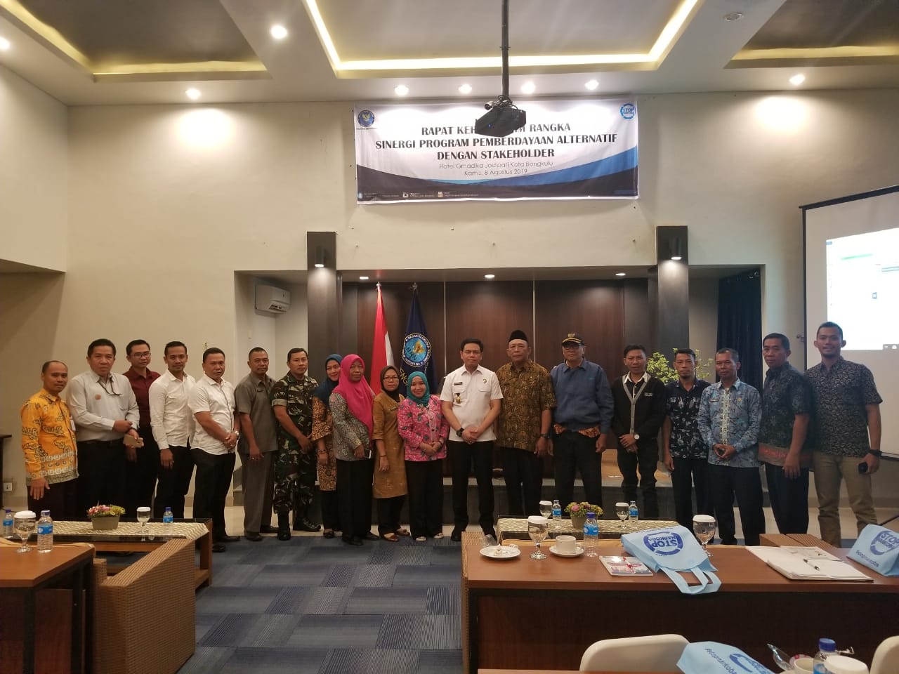 Rapat Kerja dalam rangka Sinergi Program Pemberdayaan Alternatif dengan Stakeholder Rapat Kerja dalam rangka Sinergi Program Pemberdayaan Alternatif dengan Stakeholder