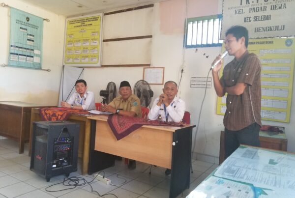 Penyuluhan pencegahan penyalahgunaan narkoba dan zat adiktif di desa Talang Pauh Kecamatan Pondok Kelapa kabupaten Bengkulu Tengah