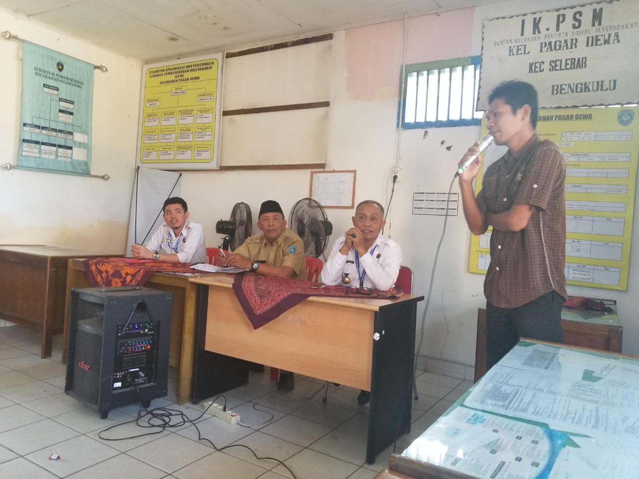 Penyuluhan pencegahan penyalahgunaan narkoba dan zat adiktif di desa Talang Pauh Kecamatan Pondok Kelapa kabupaten Bengkulu Tengah Penyuluhan pencegahan penyalahgunaan narkoba dan zat adiktif di desa Talang Pauh Kecamatan Pondok Kelapa kabupaten Bengkulu Tengah
