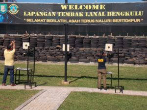 Kegiatan Latihan Menembak di Lapangan Tembak Lanal Bengkulu