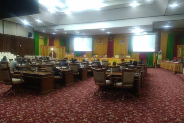 Menghadiri Rapat Paripurna DPRD Provinsi Bengkulu dengan Agenda Pandangan Umum Fraksi-Fraksi atas Raperda tentang RAPBD Provinsi Bengkulu Tahun Anggaran 2020.