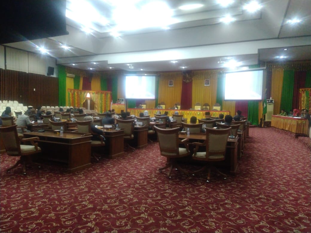 Menghadiri Rapat Paripurna DPRD Provinsi Bengkulu dengan Agenda Pandangan Umum Fraksi-Fraksi atas Raperda tentang RAPBD Provinsi Bengkulu Tahun Anggaran 2020. Menghadiri Rapat Paripurna DPRD Provinsi Bengkulu dengan Agenda Pandangan Umum Fraksi-Fraksi atas Raperda tentang RAPBD Provinsi Bengkulu Tahun Anggaran 2020.