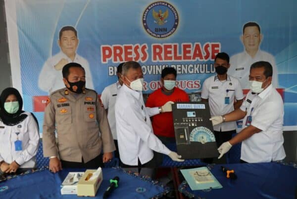 Press Release Ungkap Kasus Tindak Pidana Narkotika Golongan I Jenis Shabu Press Release Ungkap Kasus Tindak Pidana Narkotika Golongan I Jenis Shabu